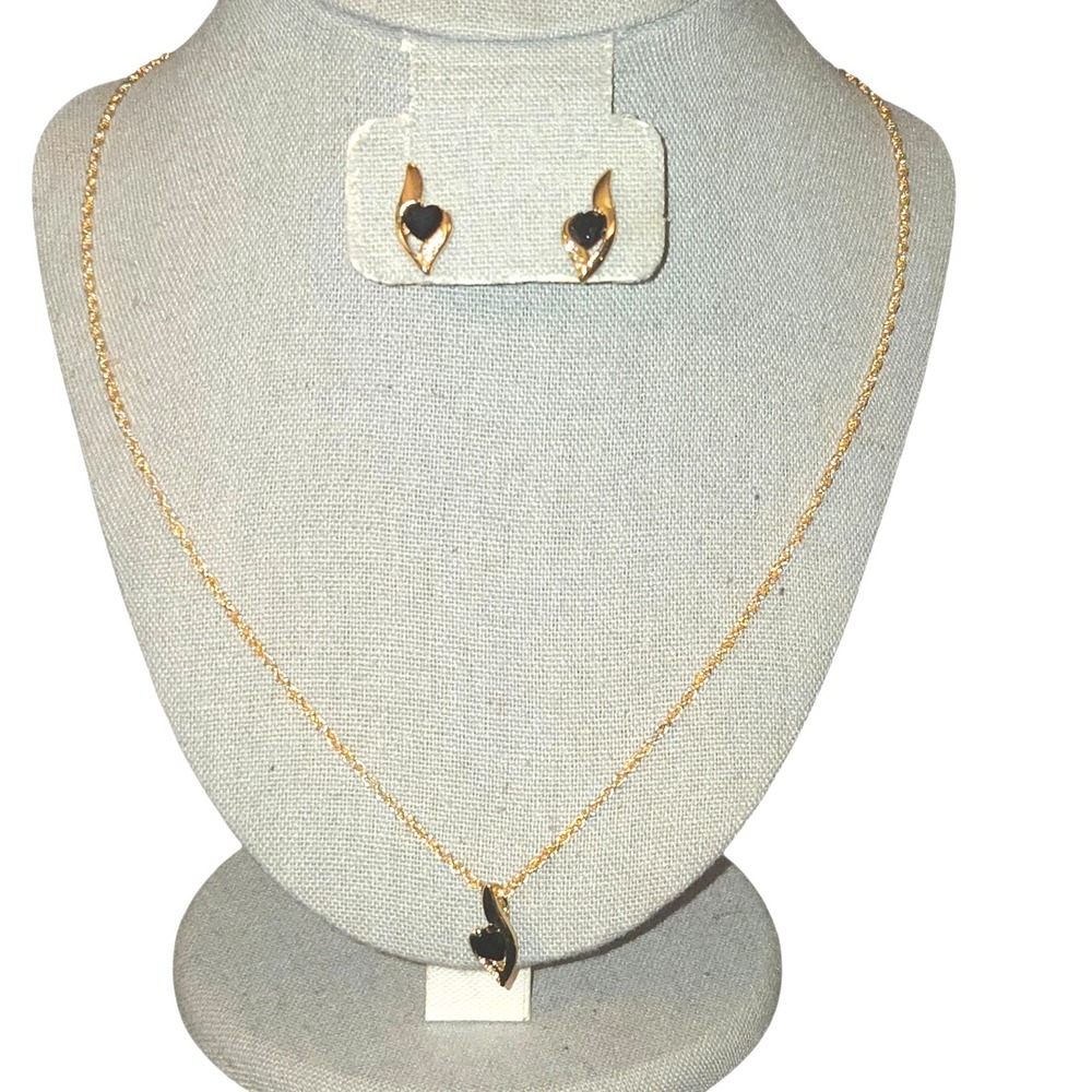 Unmarked Jewelry Set Women 18" Gold Tone Faux Onyx CZ Heart Necklace Earrings